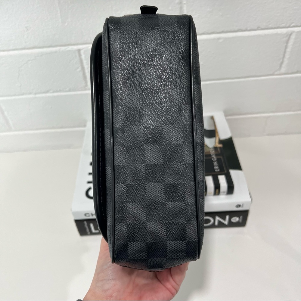 Louis Vuitton Case - Picture 8 of 15